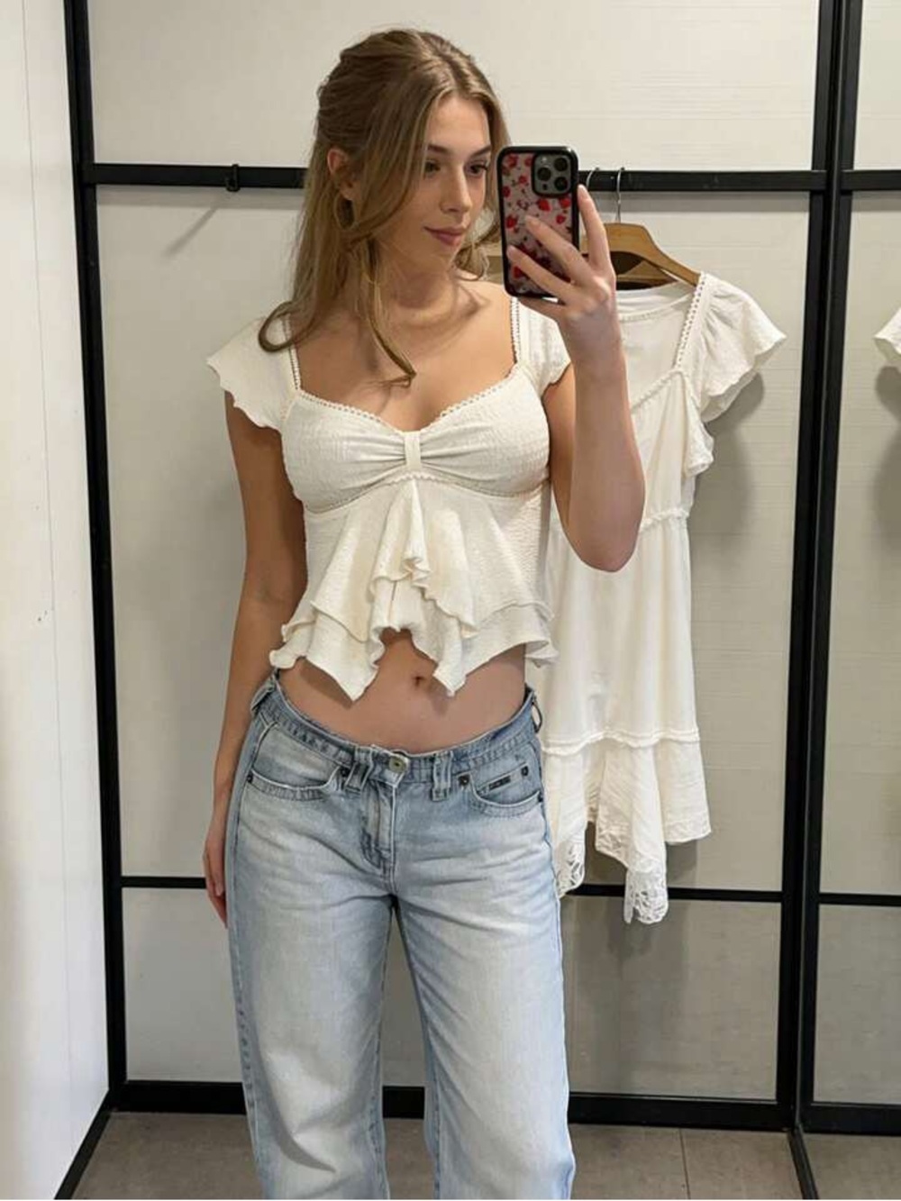 Ivory Ruffle Sweetheart Camisole - Picture 3 of 6